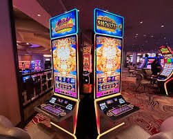 Slot game bonus round screen with free spins counter
